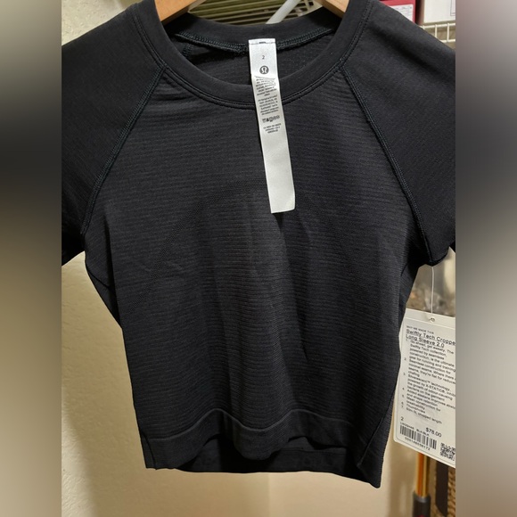 2 New With Tags Swiftly Tech Cropped Long-Sleeve
Shirts 2.0 - Picture 6 of 16